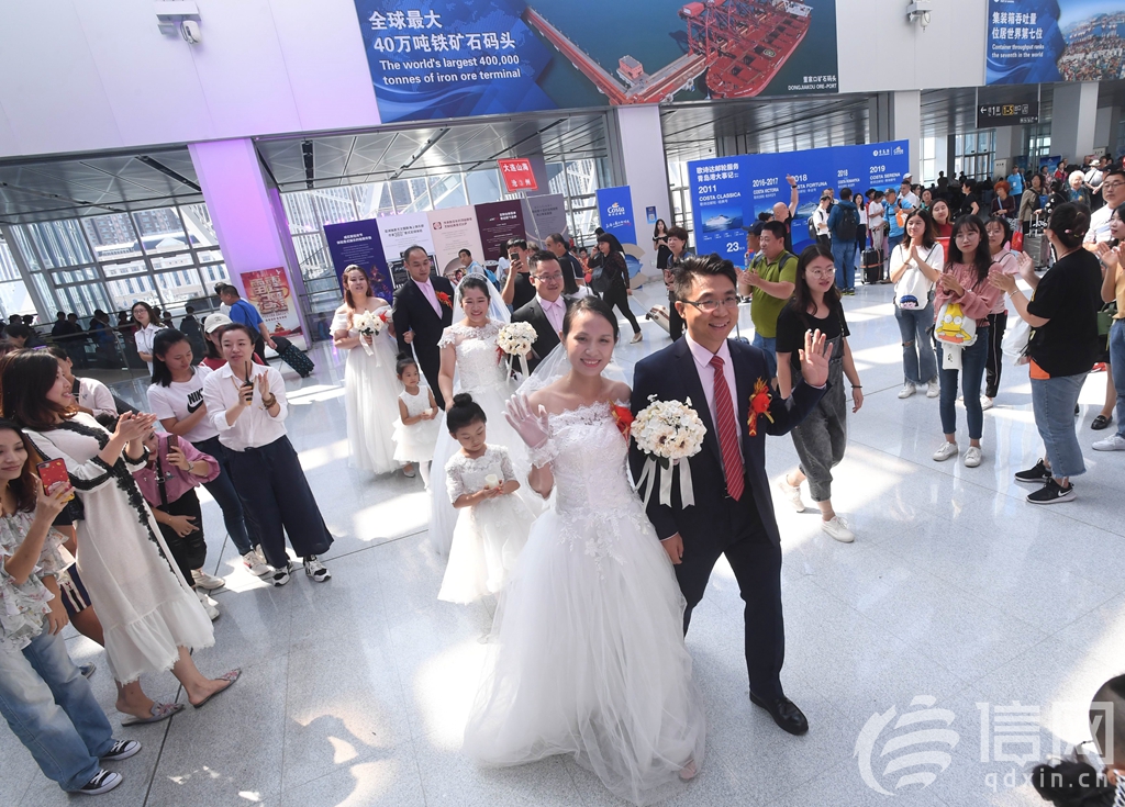 青岛市北区举行新时代文明实践集体婚礼