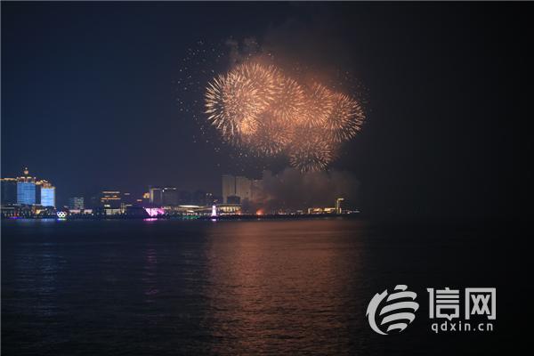 跨国公司领导人青岛峰会前夜 青岛用焰火为舞台打光