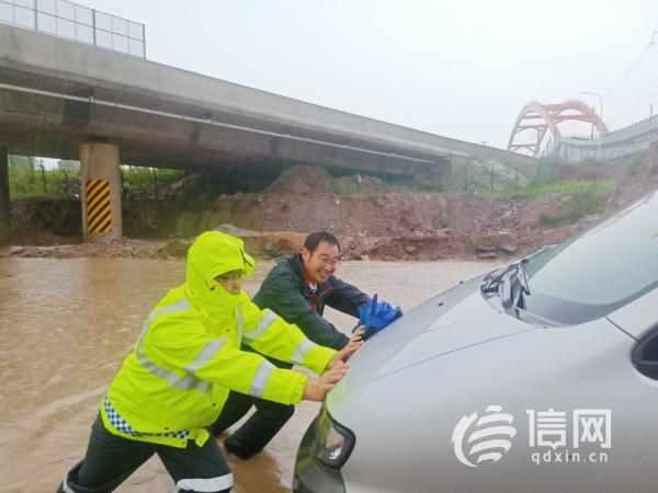 怎么找司机搭把手_司机卡通图片(2)