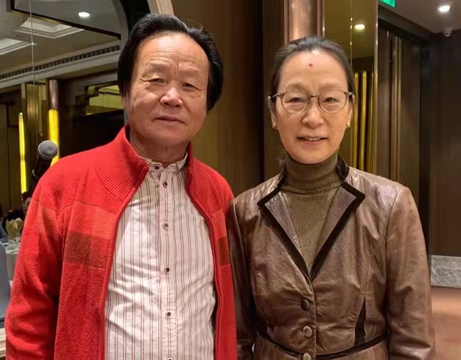 中国文联副主席、上海文联主席、著名演员、上戏校友奚美娟女士参加汇报展