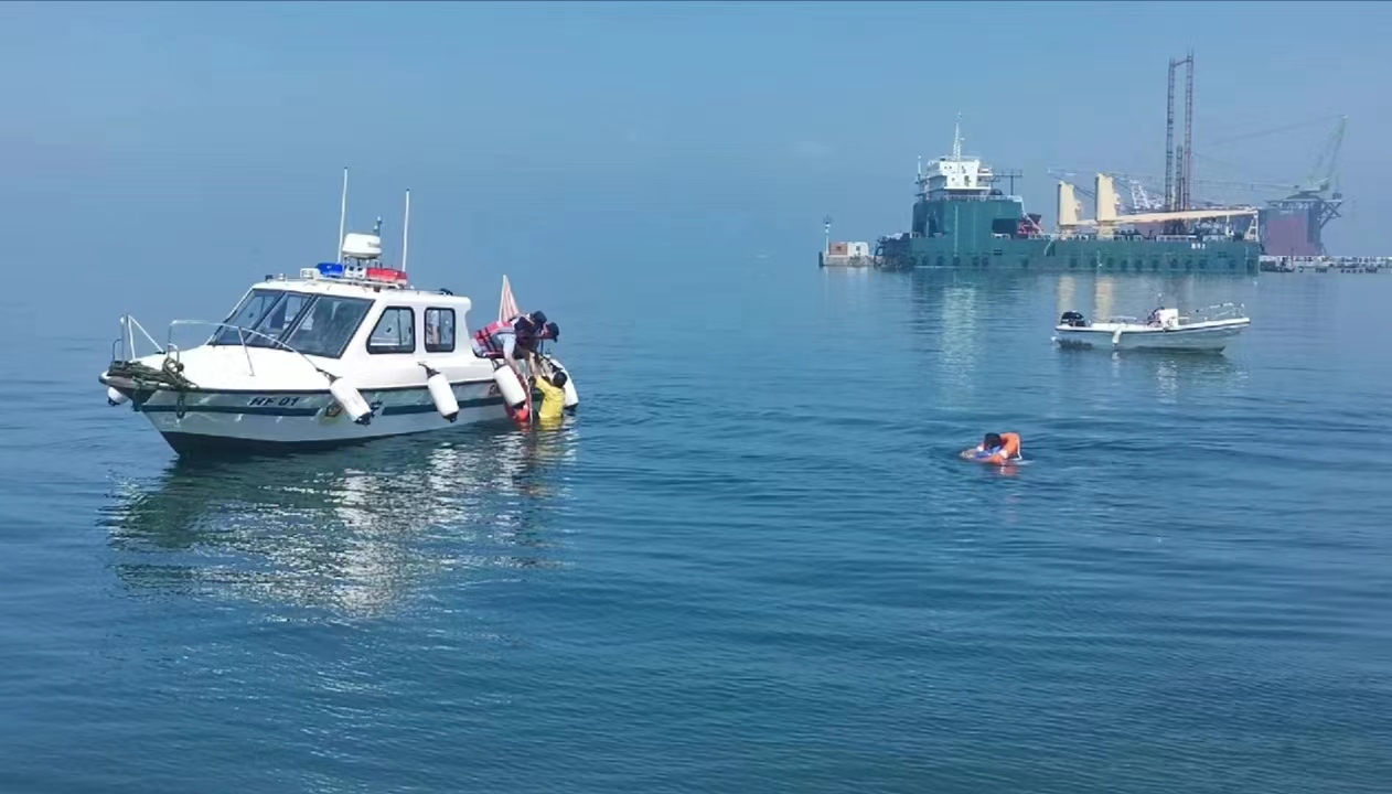 青岛海岸警察海泊河派出所海上演练