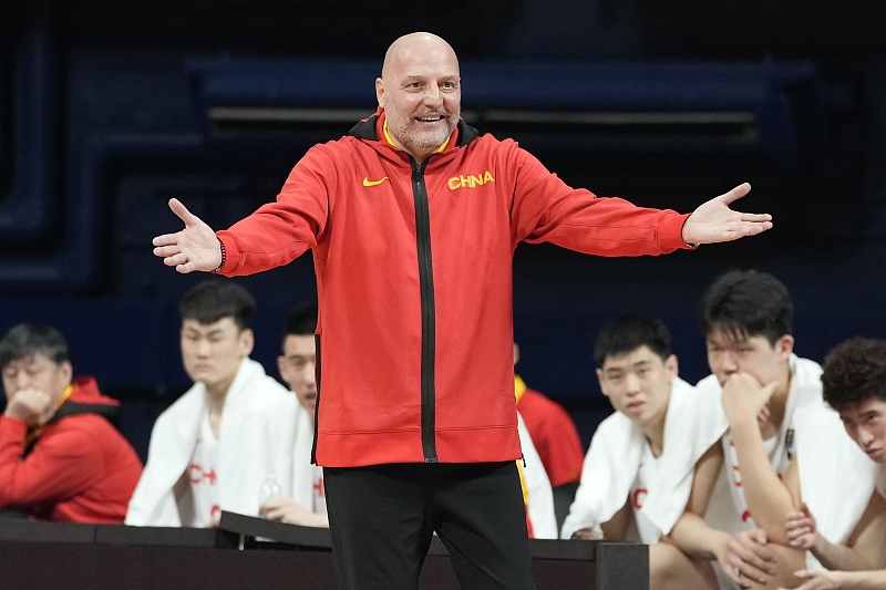 中国男篮亚预赛负于日本 88年不败纪录被终结