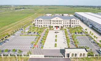 “青岛造”万丰钻石DA50飞机闪耀亚洲通航展