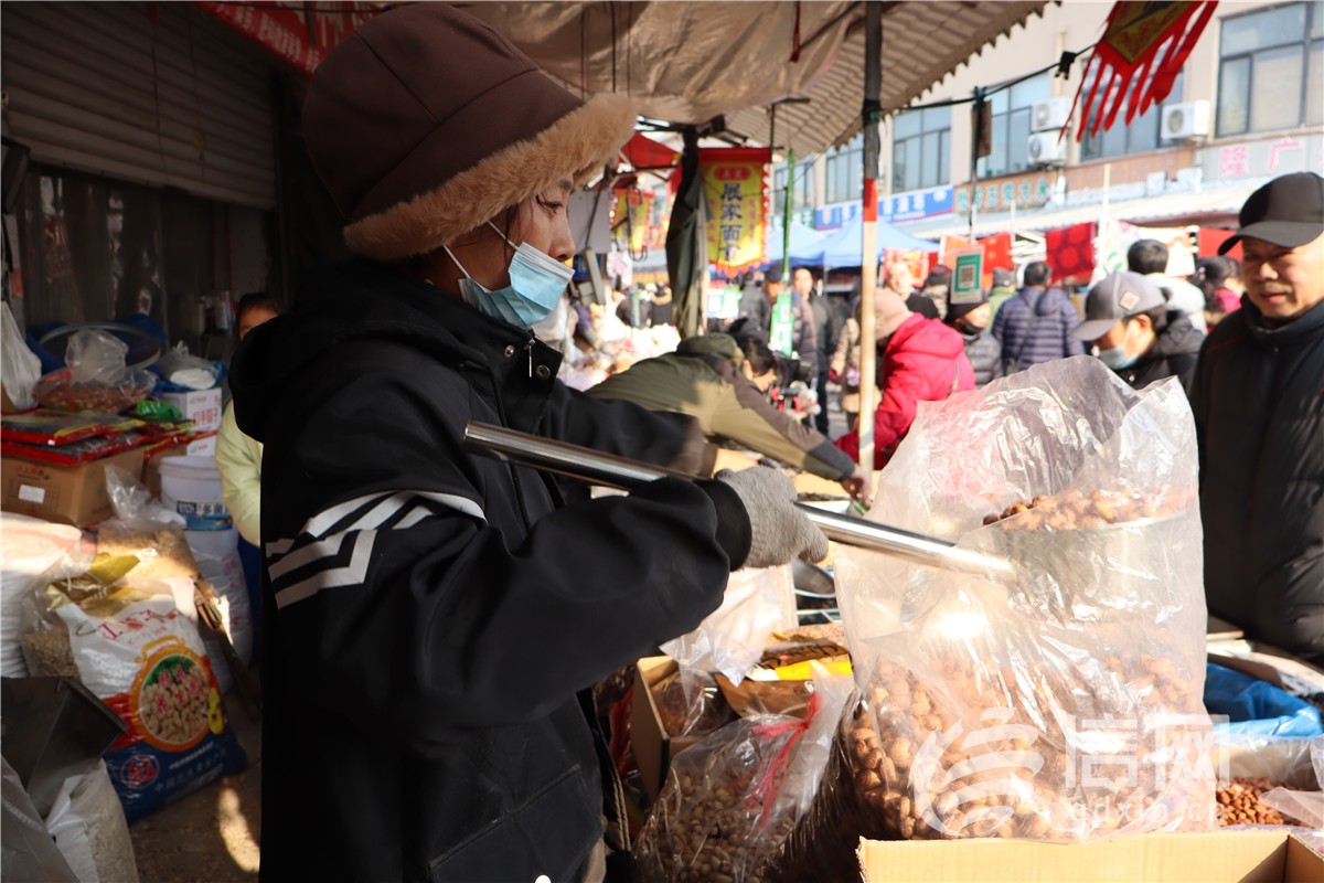 赶李村大集，品年味百态