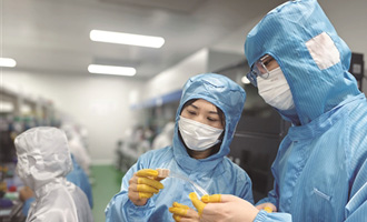 青岛企业研发光交换机核心器件 成功切入全球AI算力产业链的高端环节