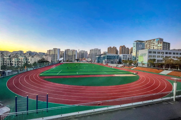 山东推进中小学阳光招生专项行动 义务教育学校严禁设立重点班