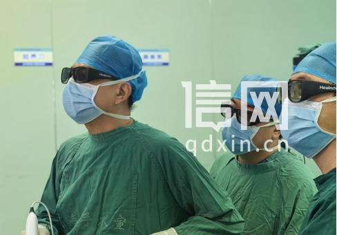 普外一科团队为患者进行手术。（来源：海慈中医医疗集团）