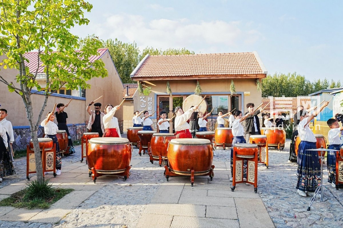 活动现场精彩演出。（来源：青岛市文化和旅游局）