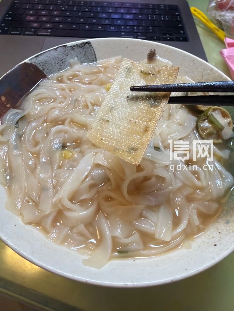 河粉中吃出魔术贴。（来源：受访者）