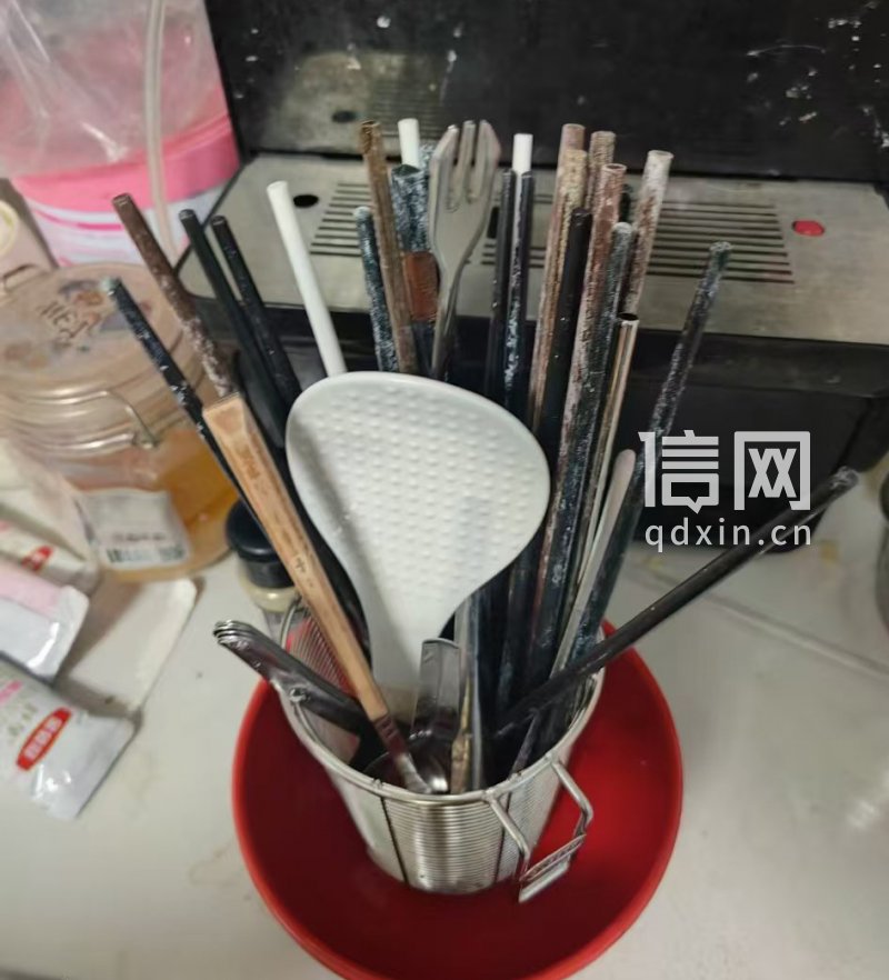 洗碗机洗出的碗筷情况。（来源：受访者）