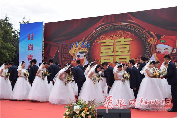 2019青岛市集体婚礼城阳举行50对新人用心实践新婚俗