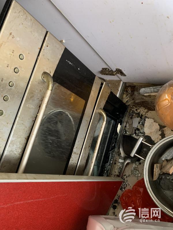 AO史密斯热水器装上一周就掉了 厨房被砸损失惨重