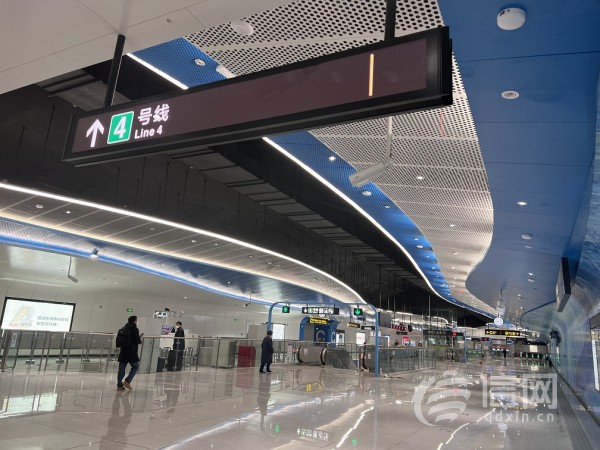 青岛地铁4号线已具备初期运营的前提条件 (来源：信网记者 顾青青 摄)