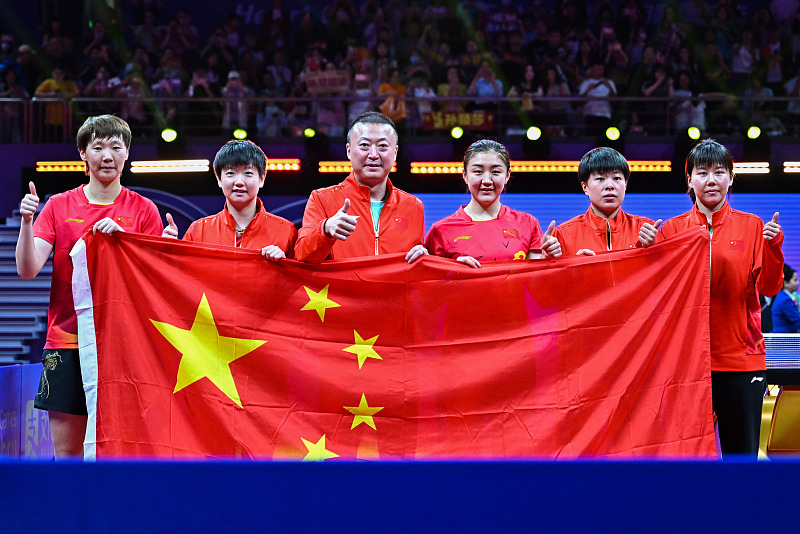 (来源:视觉中国)乒乓女团的中日对决中,笑到最后的依然是中国.