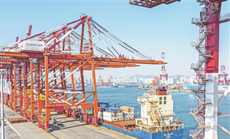 应对外贸发展新形势 青岛港一个月内开通4条新航线