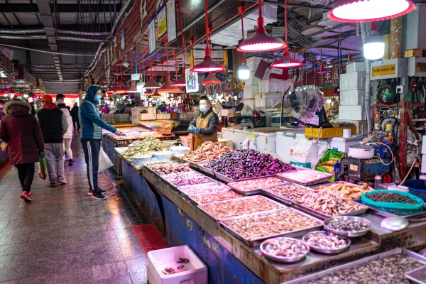 生活必需品市场供需两旺 保障群众欢度佳节