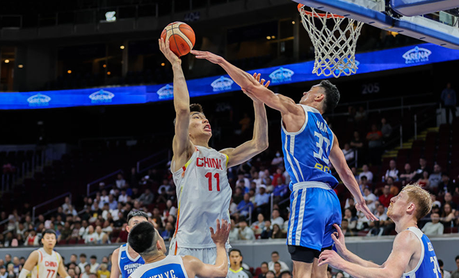 中国男篮100:93逆转中国台北男篮 取得世预赛两连胜