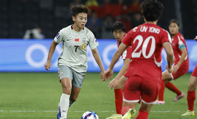 雨夜逆转朝鲜队 中国女足亚洲杯三连胜进八强