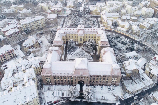 较强冷空气来袭 长江以北将有大范围雨雪