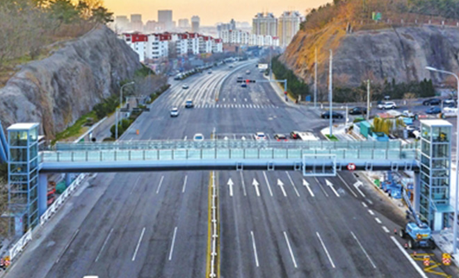 青岛福州路奉化路、延吉路路口2座天桥预计月底投用