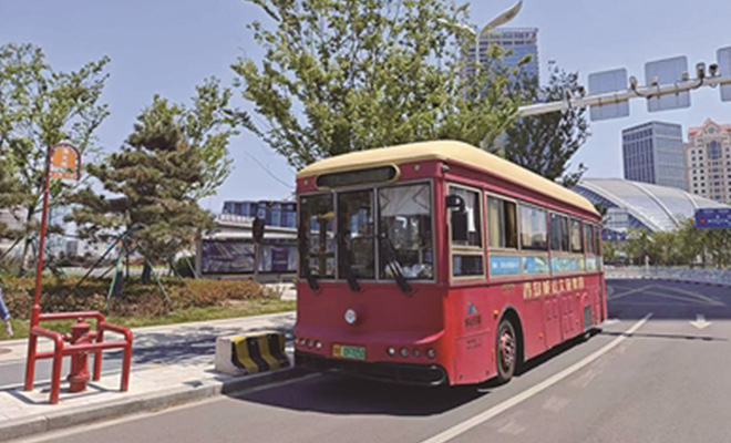 青岛复古铛铛车从邮轮母港开出 串联多个热门打卡地