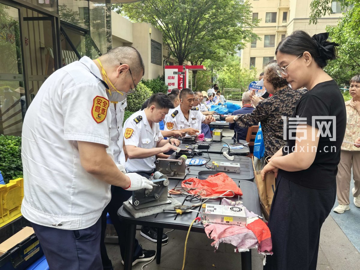 活动现场秩序井然。（来源：信网）
