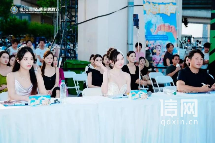 合肥赛区特邀第74届世界小姐浙江杭州赛区冠军梁子兮担任赛事评委。（来源：金沙滩啤酒城）