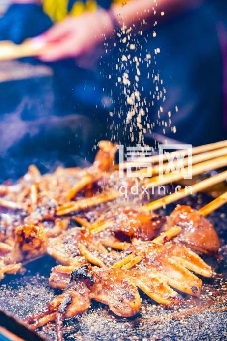 烧烤美食资料图。（来源：金沙滩啤酒城）