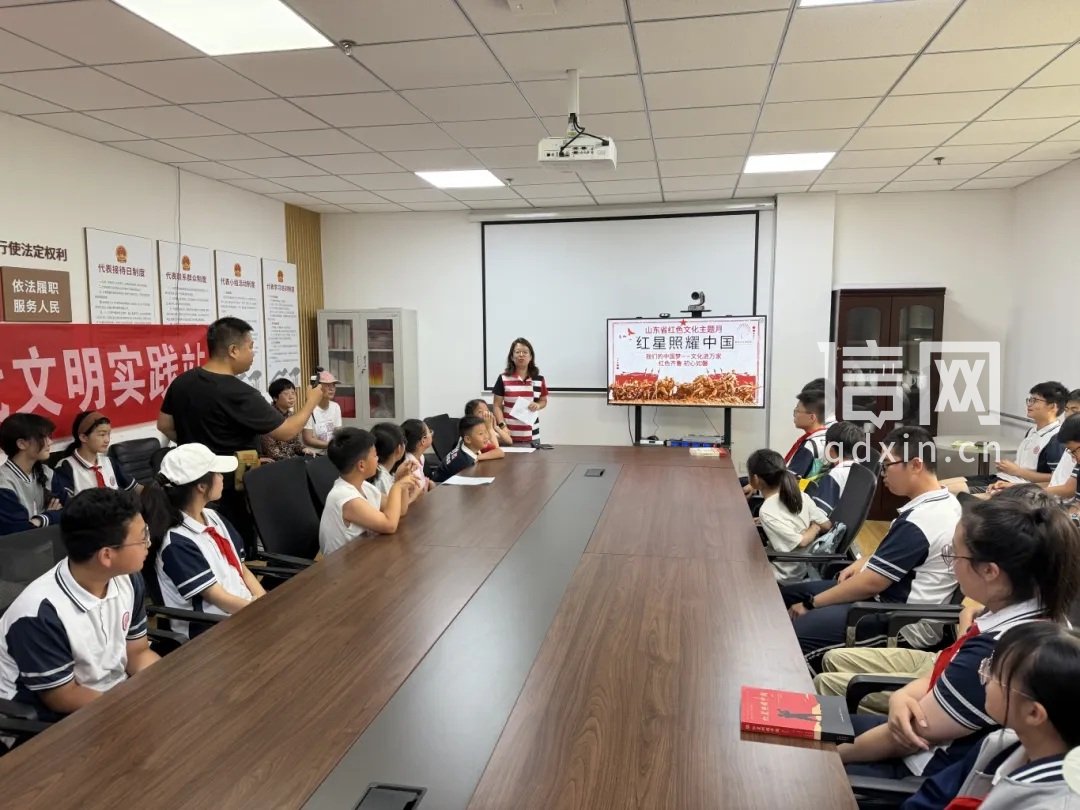 阅读活动现场。（来源：金家岭街道办）