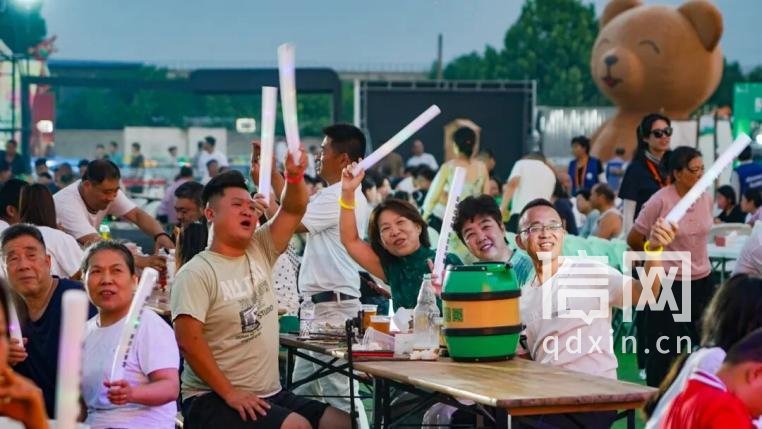 张家楼第一届啤酒文化大集资料图。（来源：金沙滩啤酒城）