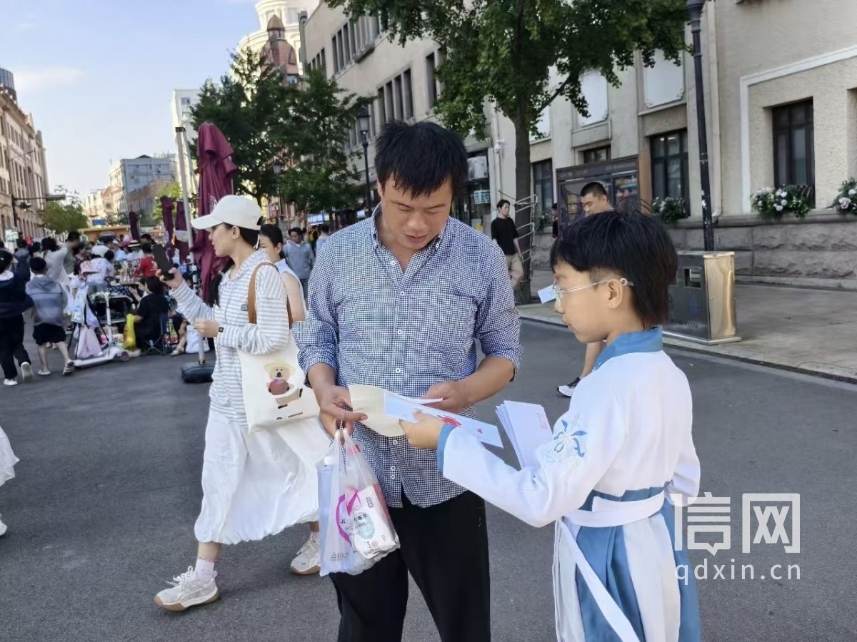 青岛市市南区启动“游老城·话文脉”系列实践活动。（来源：市南区委宣传部）