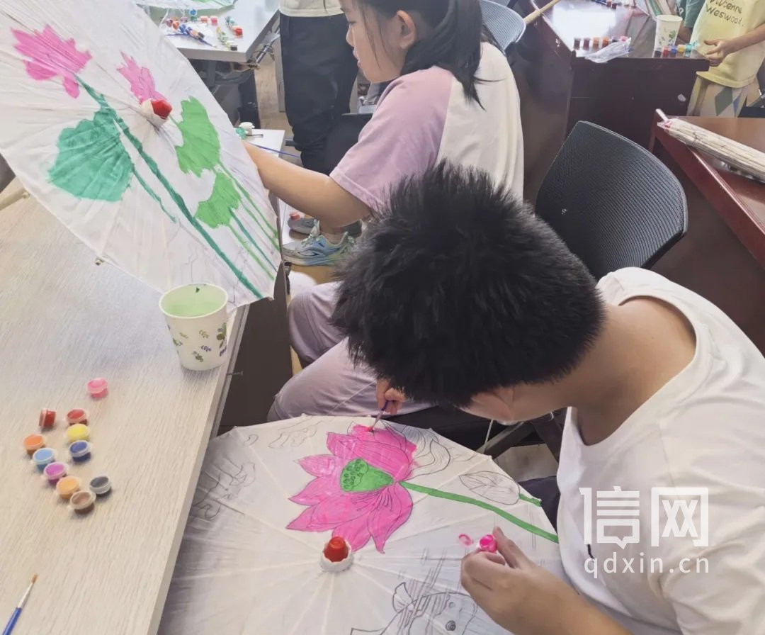 中创片区非遗技艺体验。（来源：金家岭街道办）