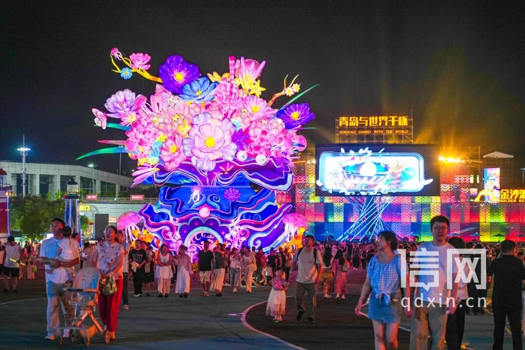 啤酒城内的光影景观。（来源：金沙滩啤酒城）