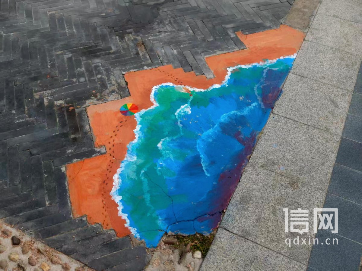 市北区北岭山公园棋盘广场破损地面修复美化提升。（来源：青岛市城市管理局）
