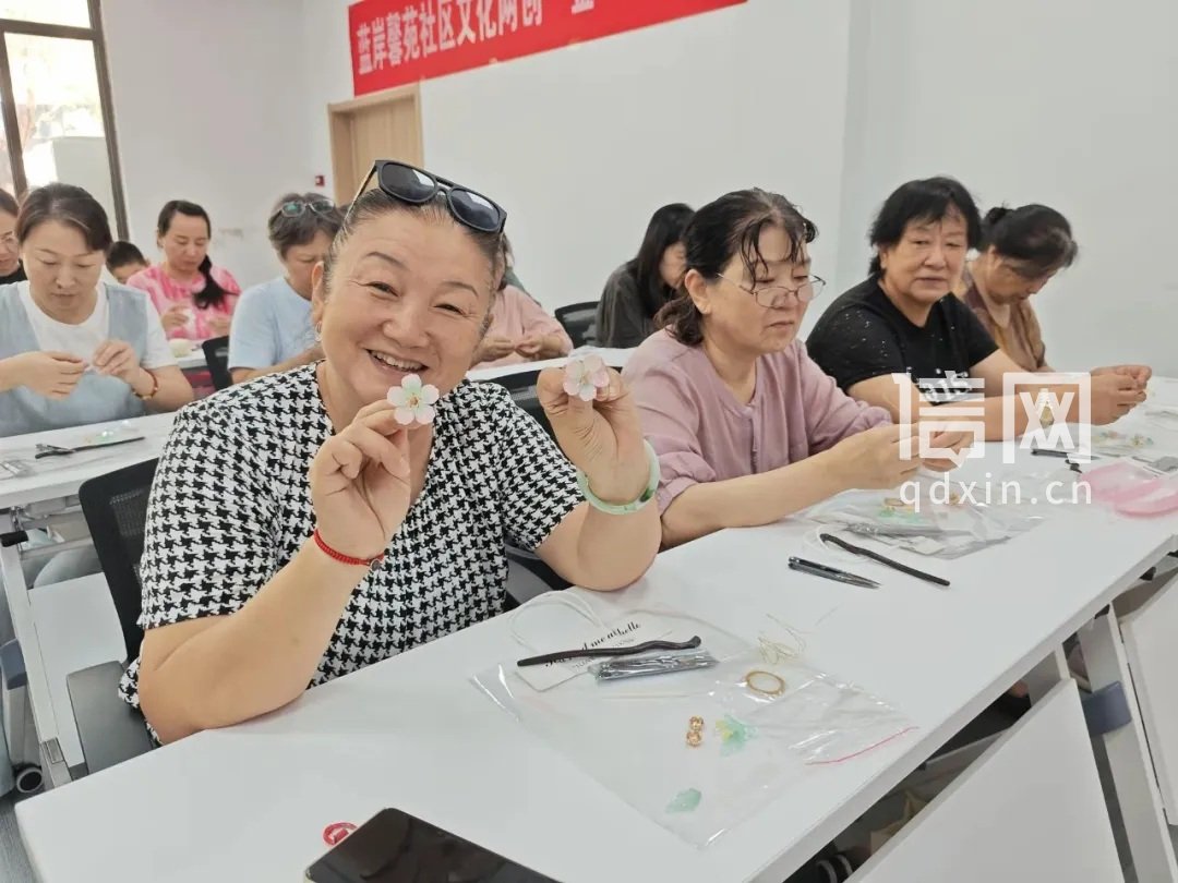 发簪手工制作活动。（来源：金家岭街道办）