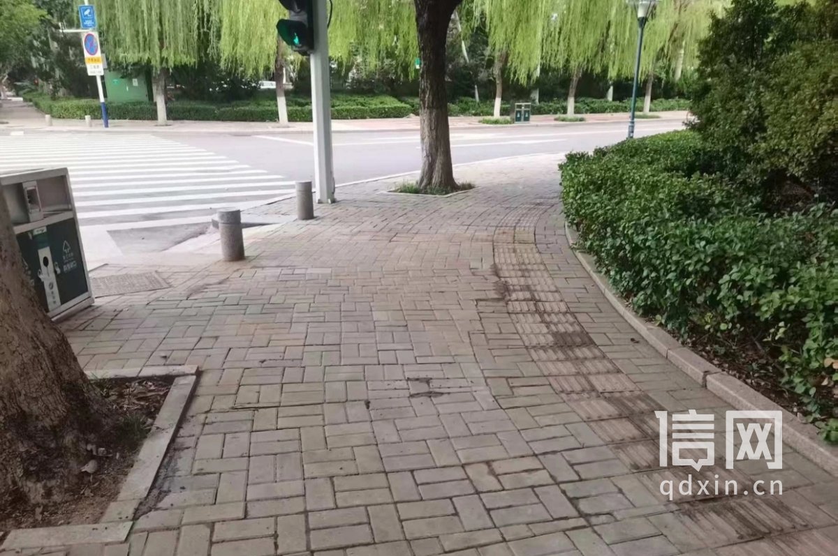 部分道路修缮前（上）与修缮后（下）相关照片。（来源：青岛市城阳区住建局）