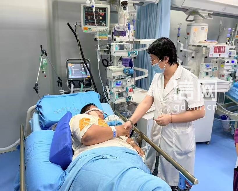 青岛市市立医院东院全力救治400斤危重患者（来源：青岛市市立医院）