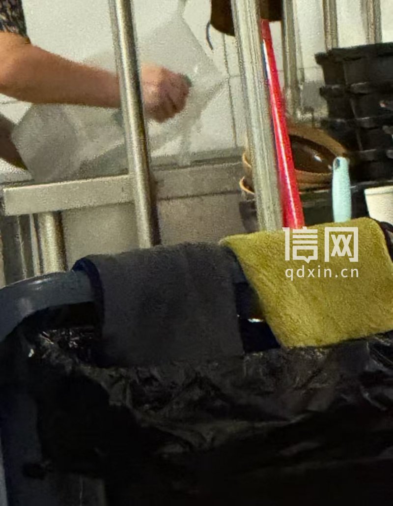 另有员工在此处冲洗容器（来源：受访者）