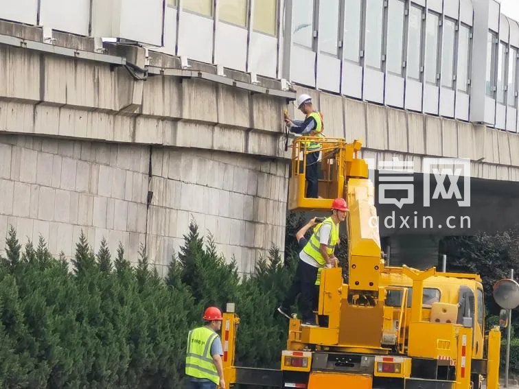 胶宁高架路结构安全检测现场照片。（来源：青岛市住房和城乡建设局）