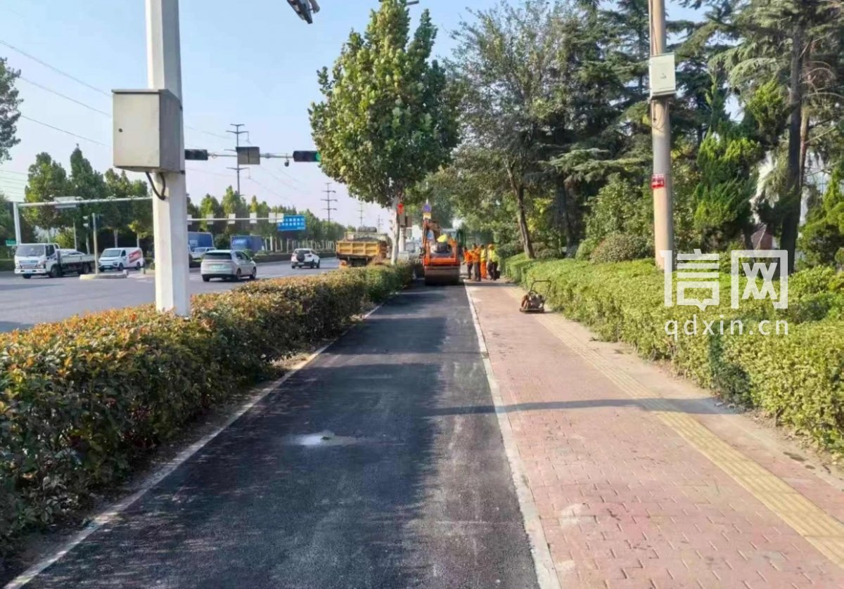 双元路维修自行车道相关照片。（来源：青岛市城阳区住建局）
