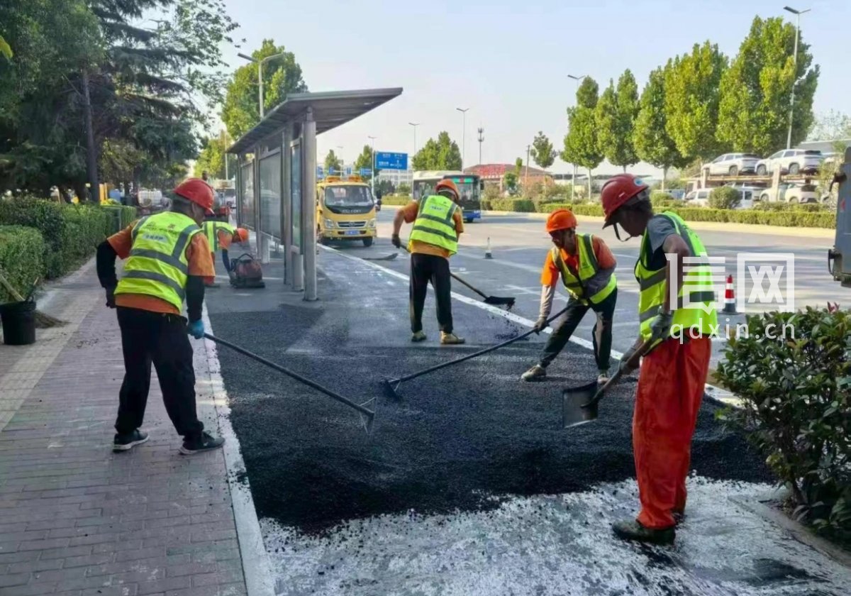 双元路维修自行车道相关照片。（来源：青岛市城阳区住建局）