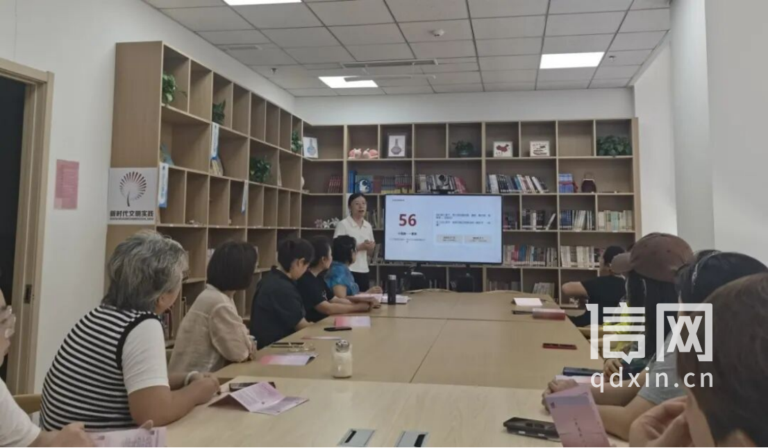 社区宣讲员宣讲《中华人民共和国民族团结进步促进法》（来源：信网）