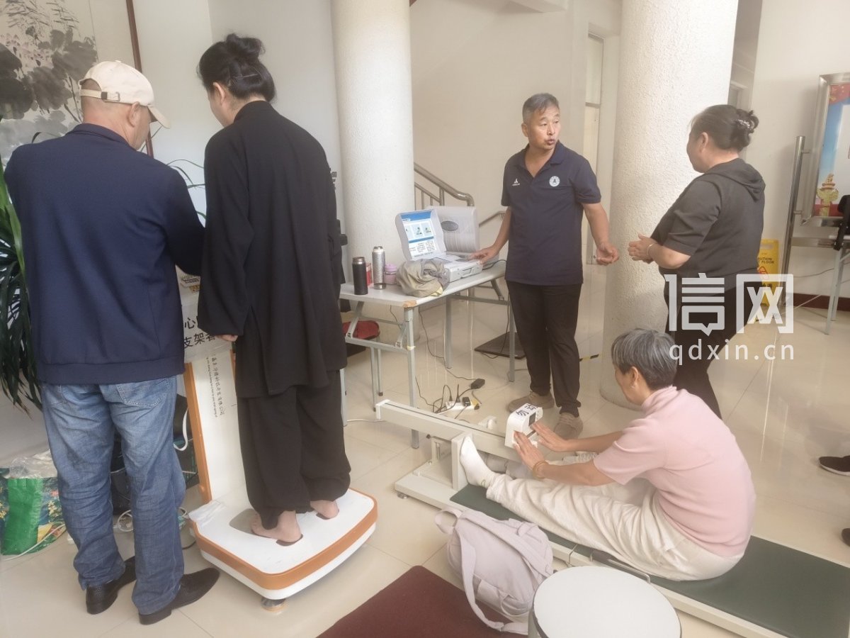 平度市人民医院开展国民体质监测暨健康体重管理义诊活动。（来源：平度市人民医院）