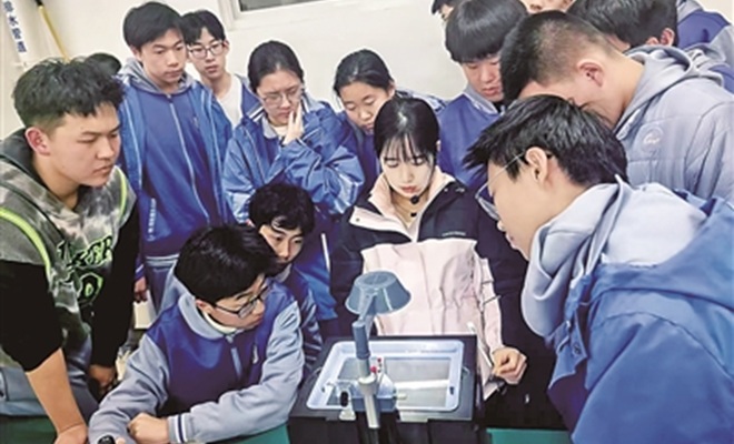 四所实验校“打样” 青岛科技教育有了新探索